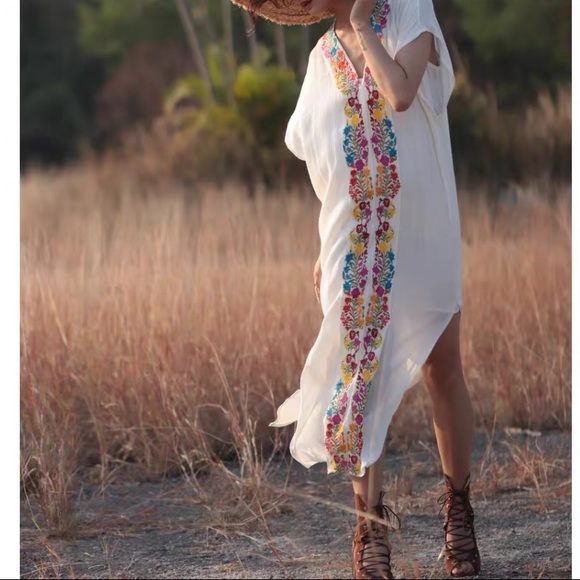 Embroidery floral dress - Picture 2 of 9